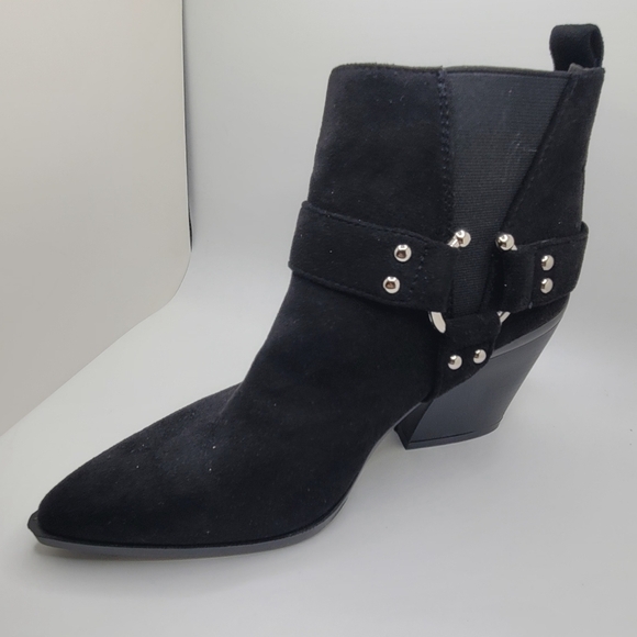 Size 7 Women's Side Gore Metal Harness Bootie - Picture 6 of 9